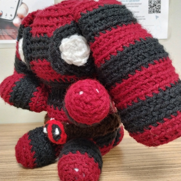 Deadpool bunny - Picture 3 of 3